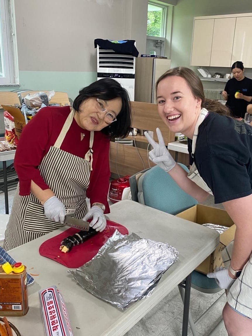 Korea- Making Kimbap