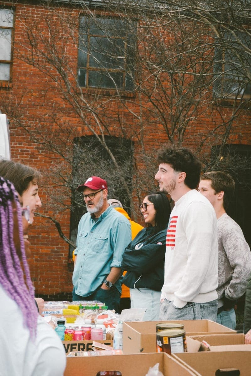 Serving free groceries to college students in need 